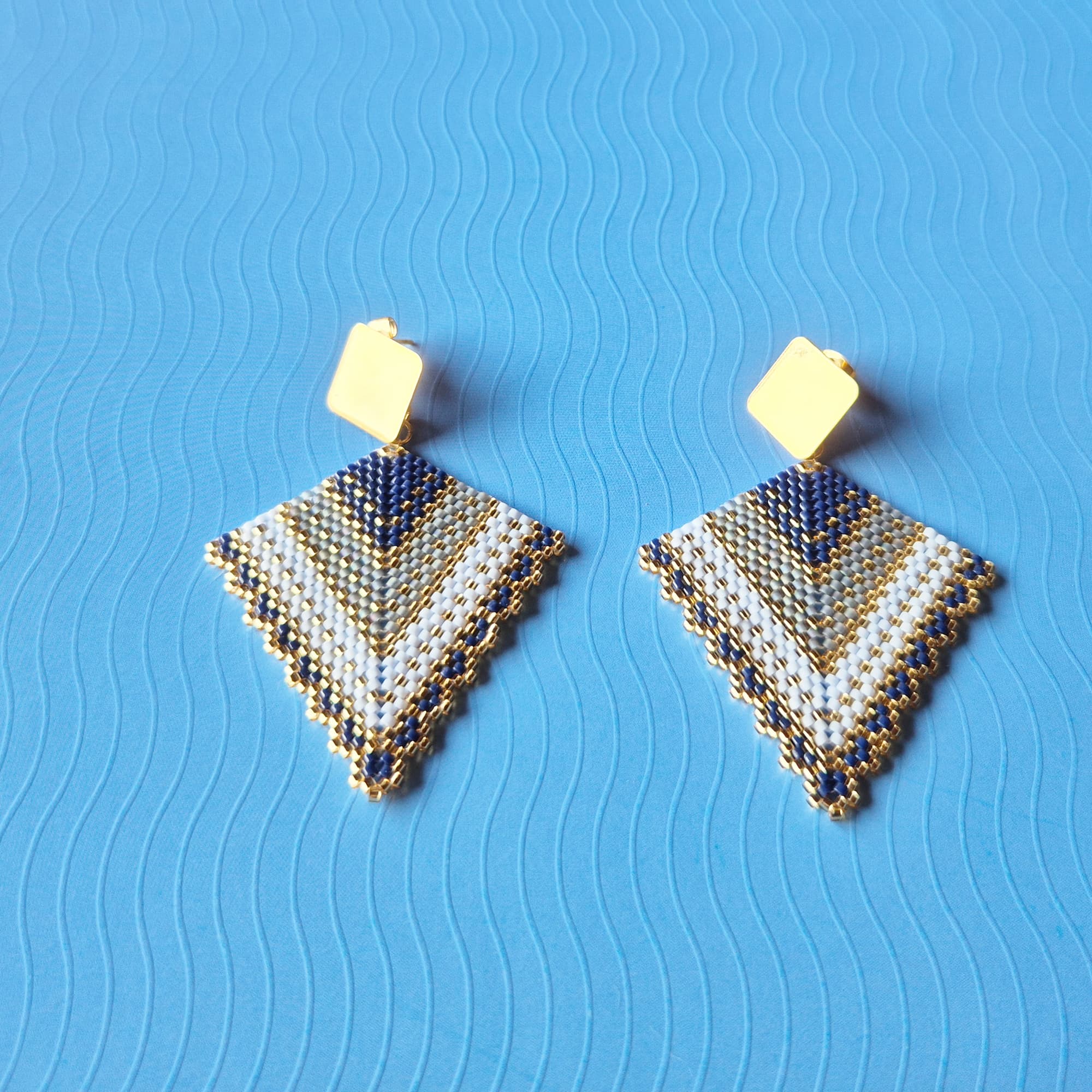 Austral_03_Azulosc_Gris_Azulcla